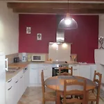 Logis De Bois Roche Holiday home *