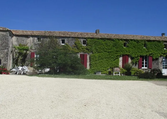 Holiday home Logis De Bois Roche Saint-Bonnet-sur-Gironde