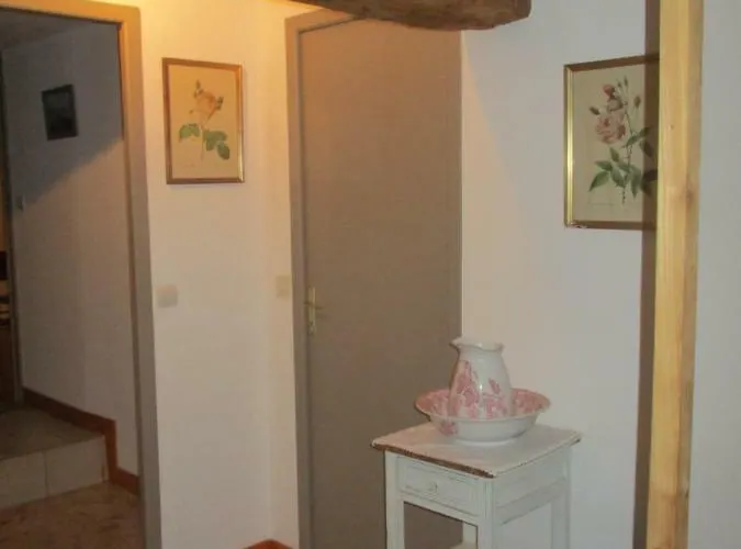 Holiday home Logis De Bois Roche *