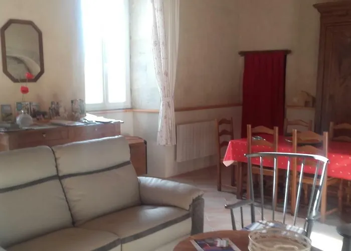 Holiday home Logis De Bois Roche Saint-Bonnet-sur-Gironde