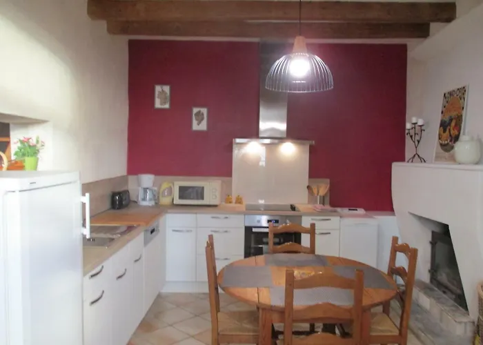 Logis De Bois Roche Holiday home *